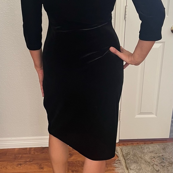 Black velvet dress - Picture 2 of 5